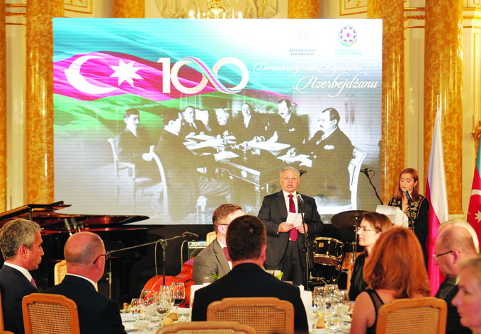 При организационной поддержке Фонда Гейдара Алиева в Варшаве отмечено 100-летие Азербайджанской Демократической Республики