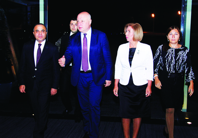 Руководители парламентов ряда стран прибыли с визитом в Азербайджан