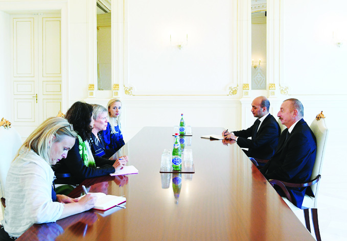 Президент Ильхам Алиев принял делегацию во главе с заместителем генерального секретаря НАТО