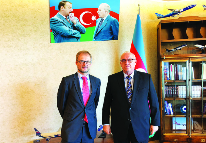 Президент AZAL встретился с послом Швейцарии в Азербайджане