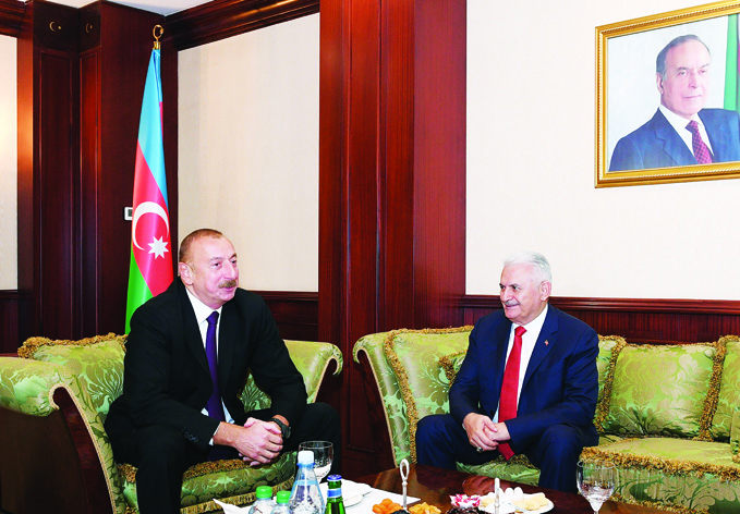 Президент Aзербайджана Ильхам Алиев встретился с председателем Великого национального собрания Турции