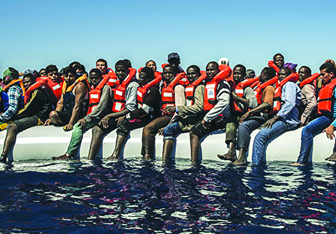 У берегов Испании обнаружили почти две тысячи мигрантов