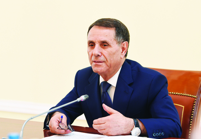 Премьер-министр Новруз Мамедов провел заседание Аппарата Кабинета Министров