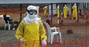 В ВОЗ призывают усилить борьбус Эболой в ДРК, но не считаютее глобальной угрозой