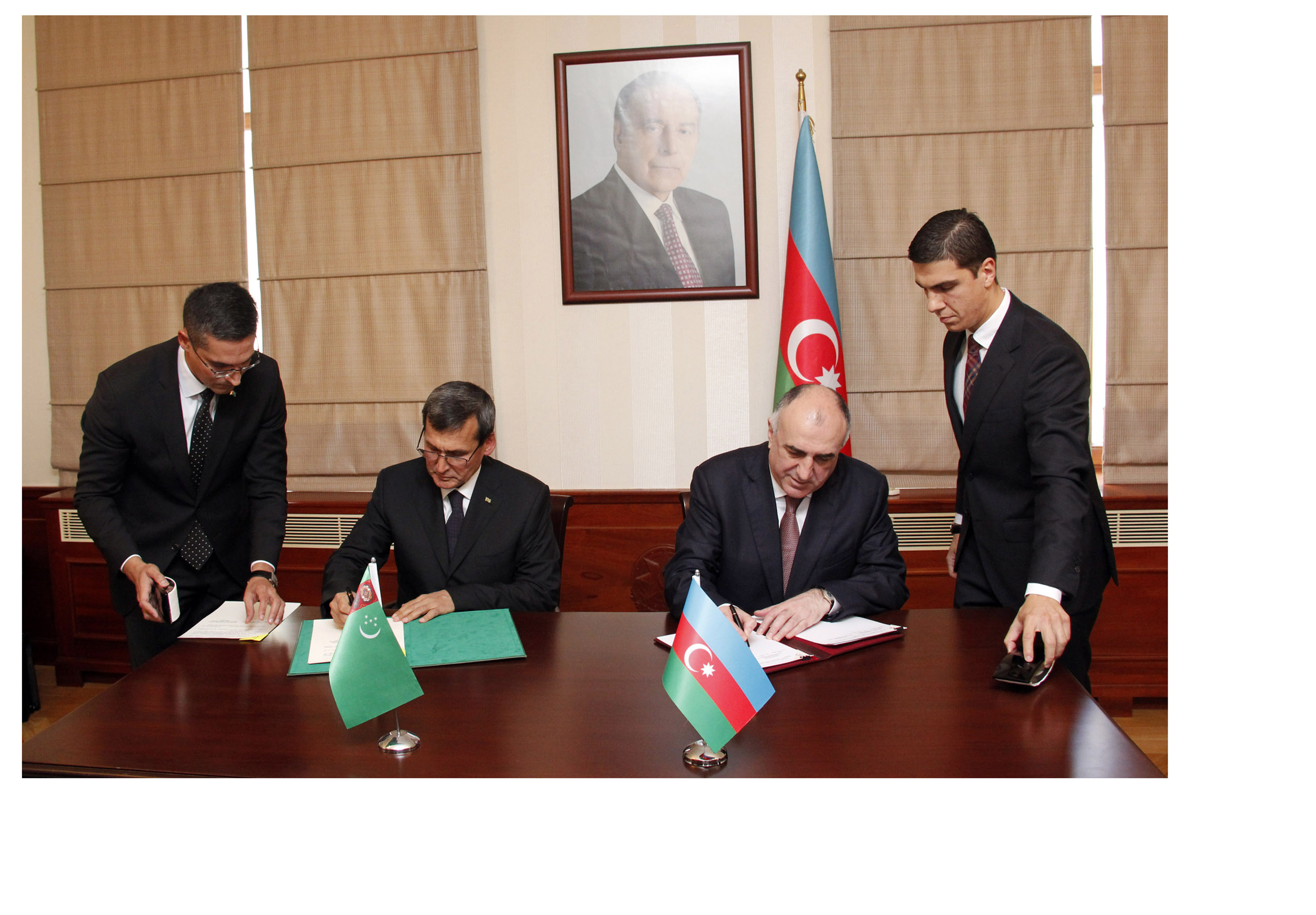 Состоялись политические консультациимежду министерствами иностранных делАзербайджана и Туркменистана