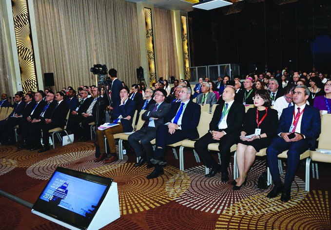 Третья пленарная сессия Гуманитарного форума была посвящена 10-летию «Бакинского процесса»