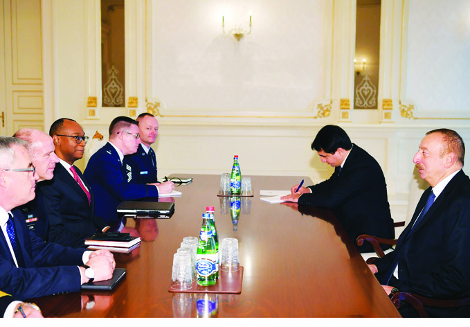 Президент Ильхам Алиев принял делегацию во главе с командующим Транспортным командованием США