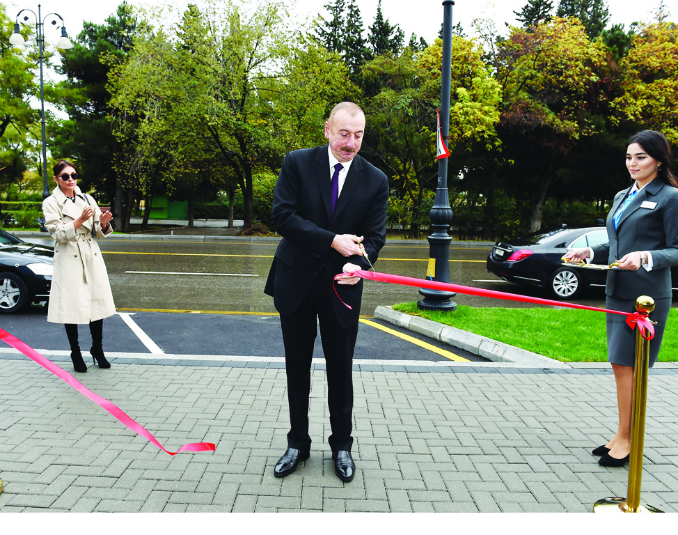 Президент Ильхам Алиев принял участие в открытии административного здания Центра развития электронного правительства в Баку