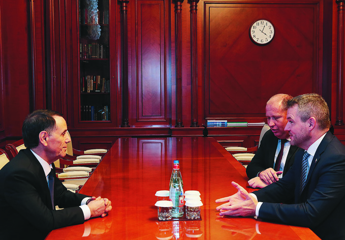 Состоялась встреча премьер-министров Азербайджана и Словакии