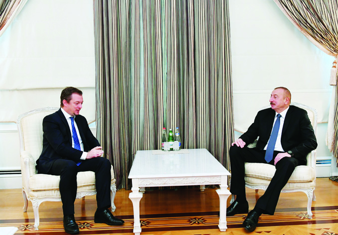 Президент Ильхам Алиев принял президента Международного паралимпийского комитета