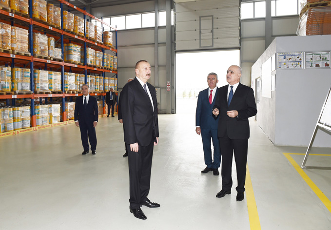 Президент Ильхам Алиев принял участие в открытии завода строительных химикатов в Сумгайытском химическом промышленном парке