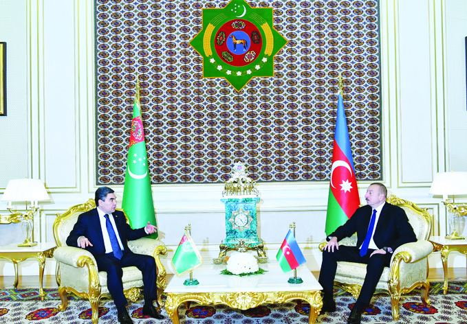 Состоялась встреча президентов Азербайджана и Туркменистана один на один