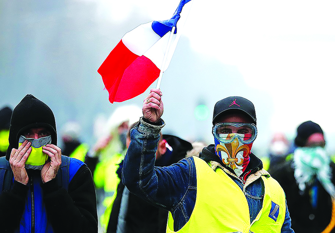 Во Франции «желтые жилеты» не смогли определиться с новой датой для протеста