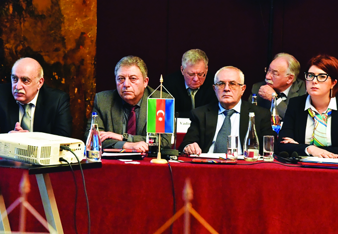 Азербайджанские ученые приняли участие в научной сессии в Бухаресте