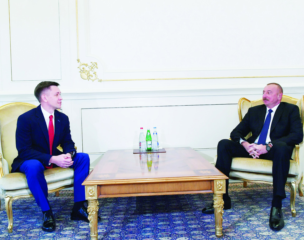 Президент Ильхам Алиев принял министра цифрового развития, связи имассовых коммуникаций России