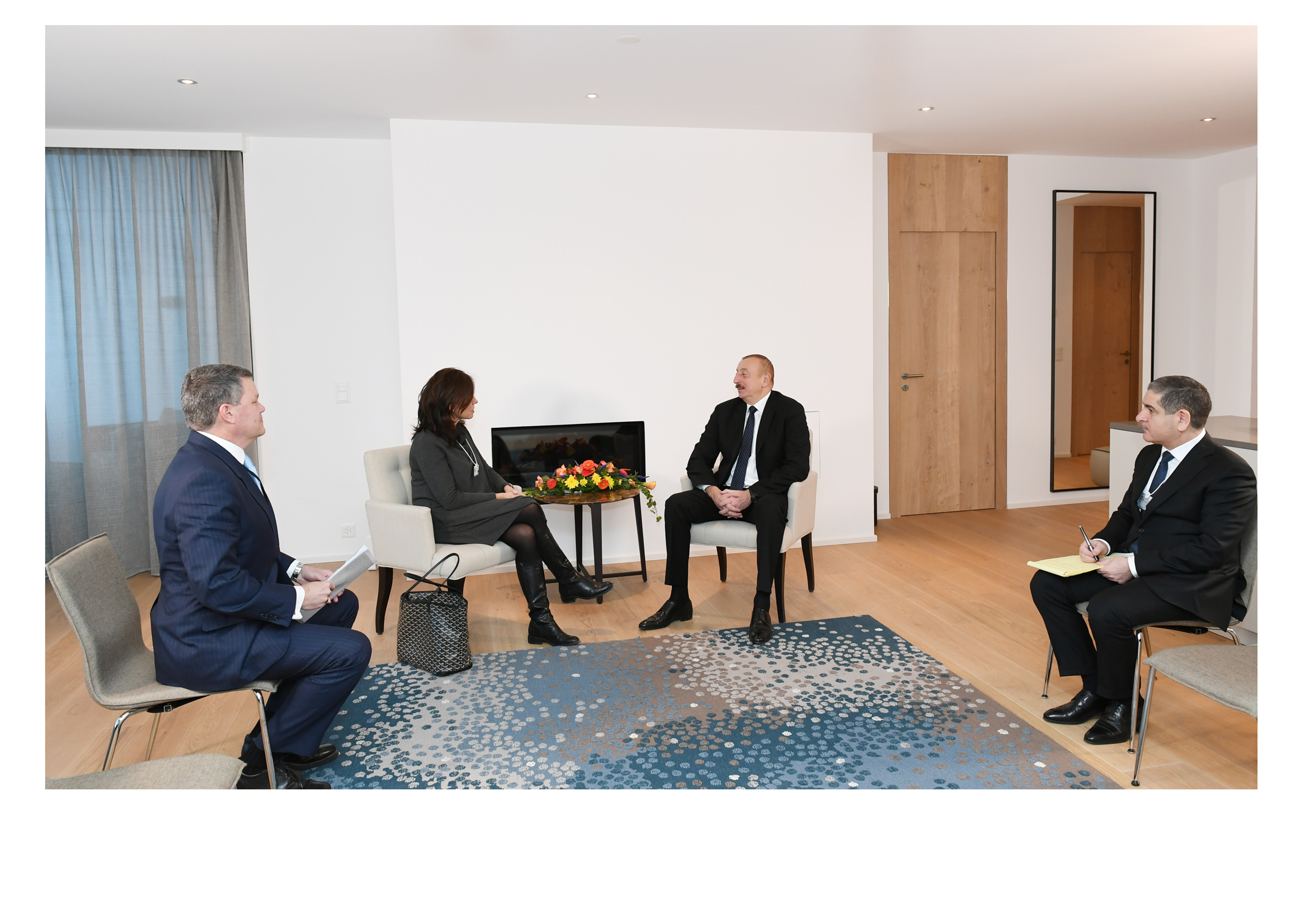 Президент Ильхам Алиев встретился с исполнительным вице-президентом компании CISCO