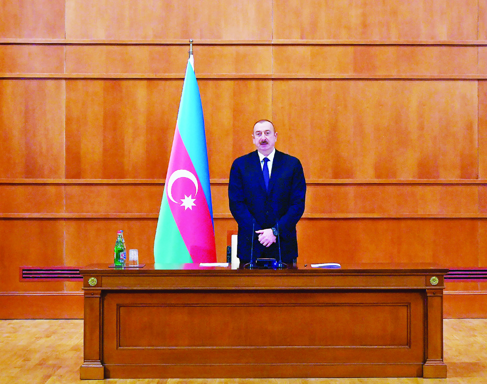 Президент Азербайджана Ильхам Алиев встретился с семьями шехидов