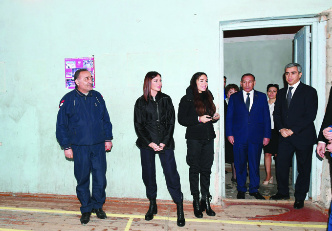 Первый вице-президент Азербайджана побывала в Гяндже в полной средней школе №18