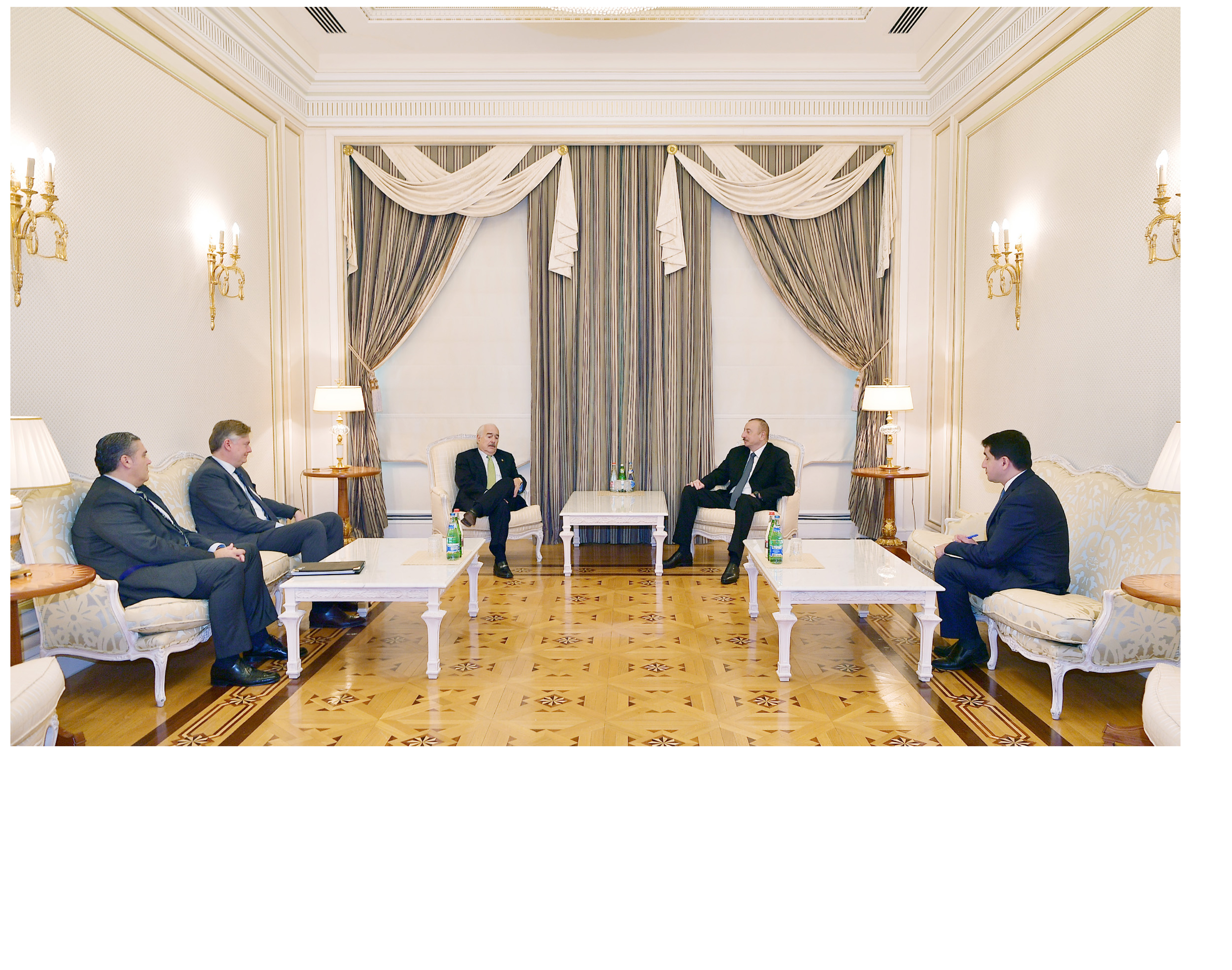 Президент Ильхам Алиев принял делегациюво главе с президентом Центристскогодемократического интернационала