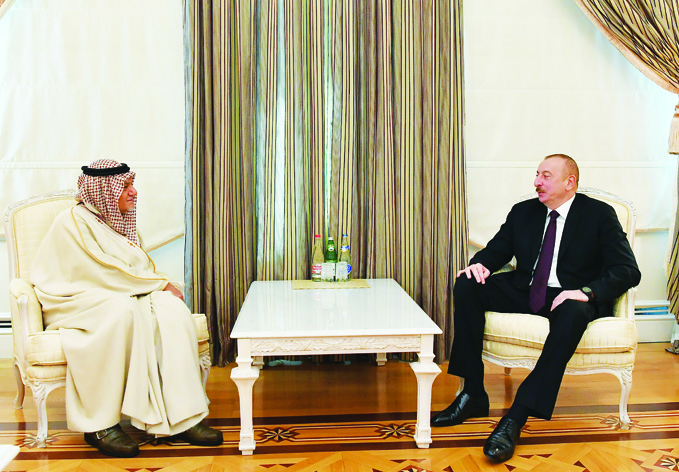 Президент Ильхам Алиев принял председателя Совета правления Центра исламских изысканий и исследований имени Короля Фейсала