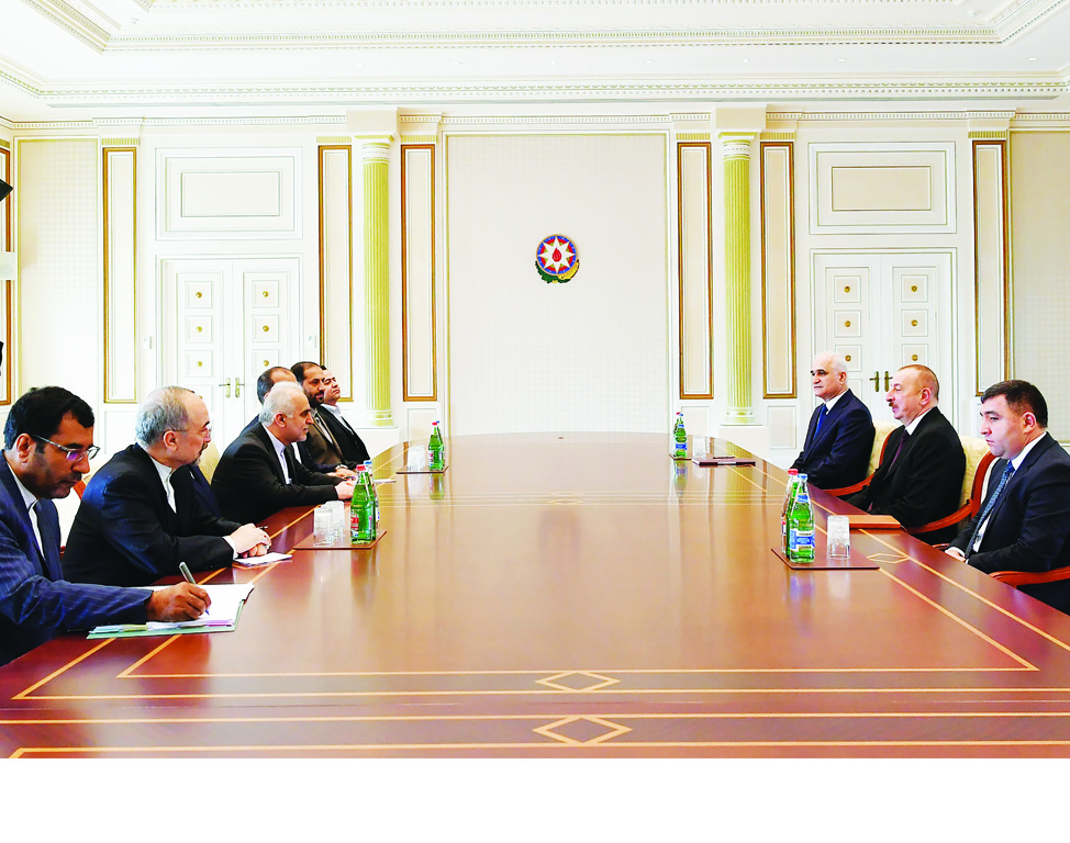 Президент Ильхам Алиев принял делегацию во главе с министром экономики и финансов Ирана