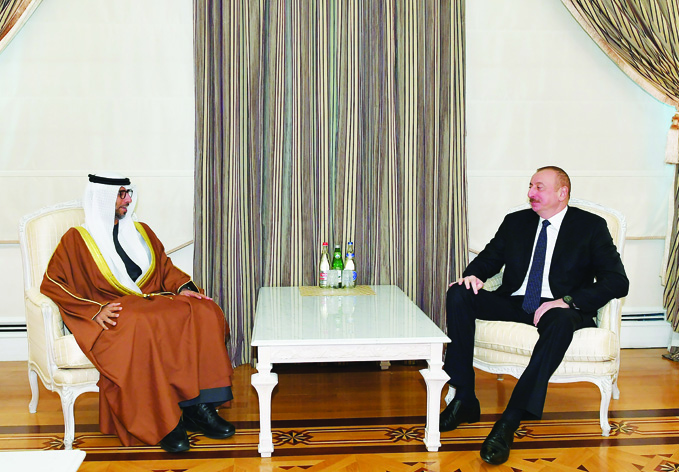 Президент Ильхам Алиев принял министра энергетики и промышленности Объединенных Арабских Эмиратов