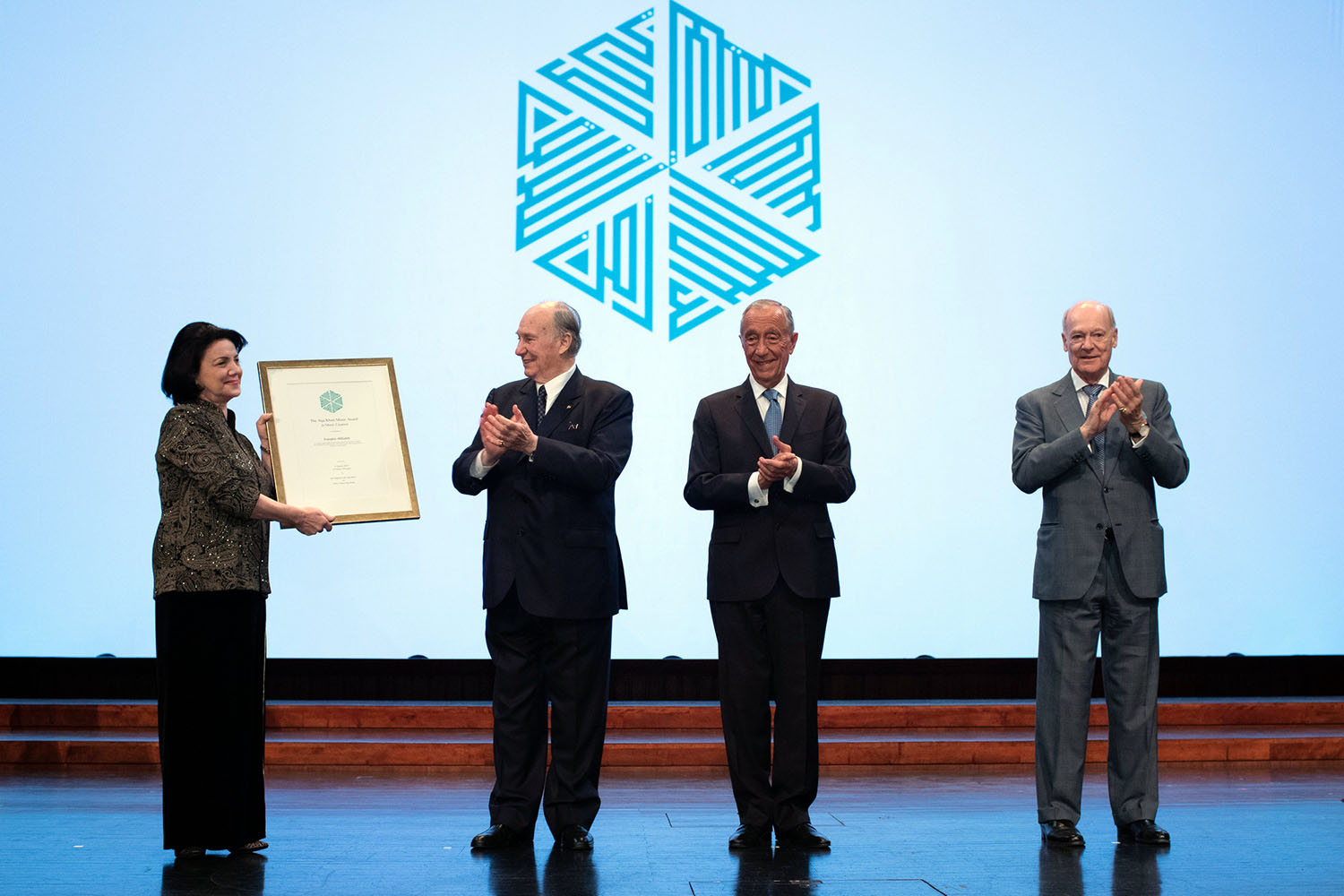 Президент Португалии вручилФрангиз Ализаде главную музыкальную премию 2019 года