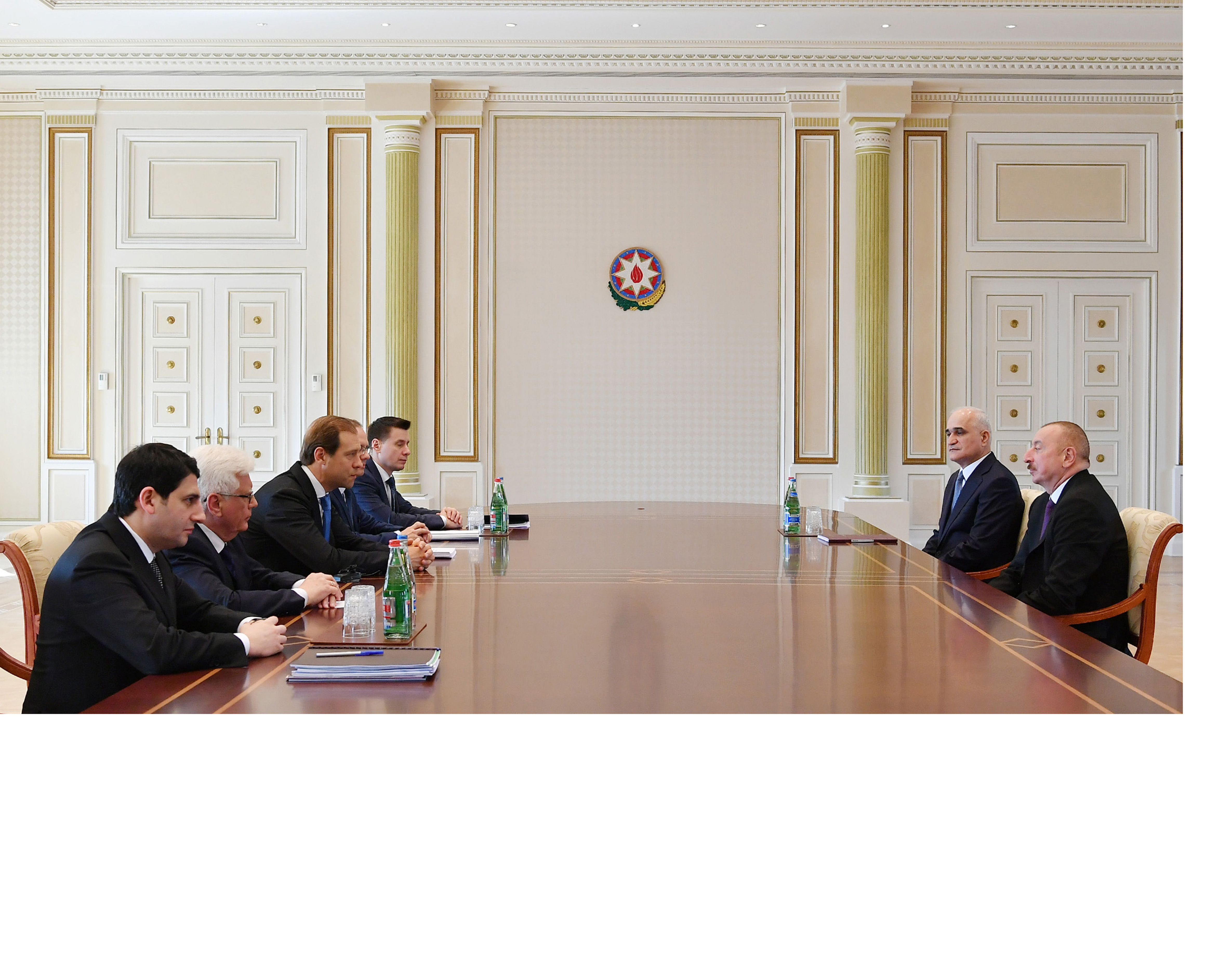 Президент Ильхам Алиев принял делегациюво главе с министром промышленностии торговли России