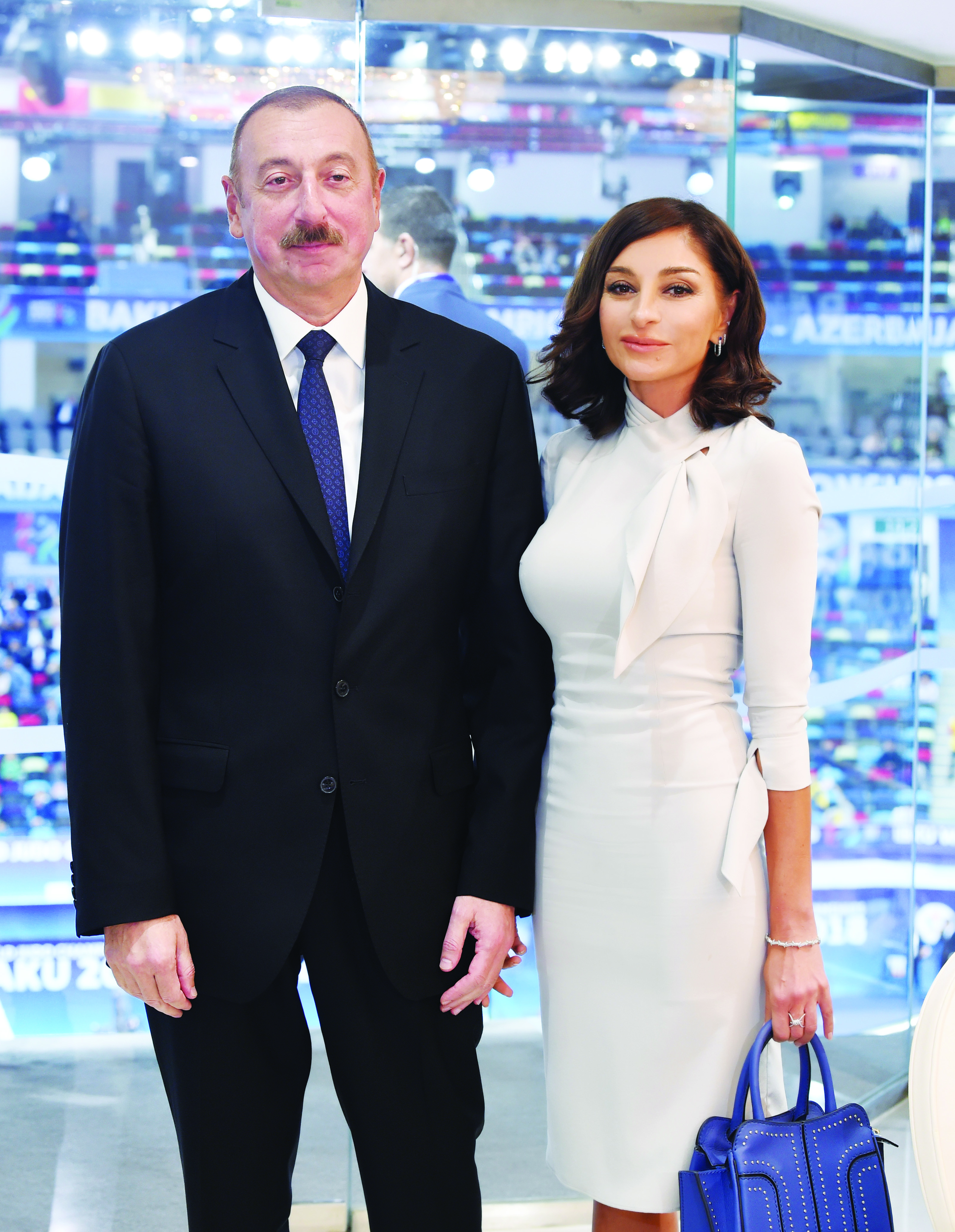 Президент Ильхам Алиев и первая леди Мехрибан Алиева поздравляют азербайджанский народ с рождением 10-миллионного жителя