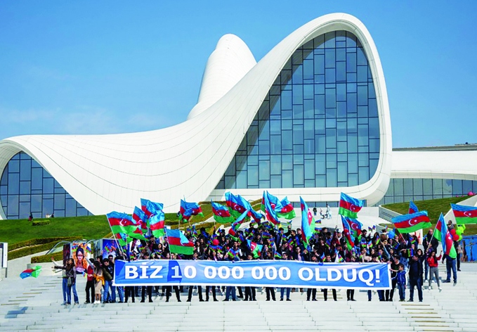 Нас 10 миллионов. В 2003—2018 годах население Азербайджана увеличилось на 1,8 миллиона