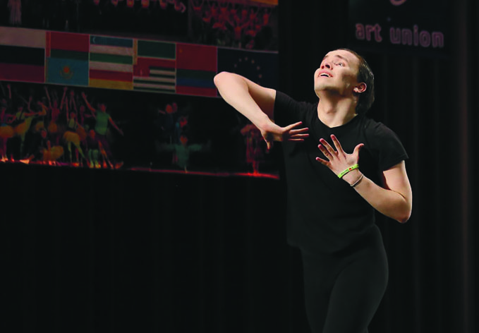 Азербайджанский танцор стал победителем международного конкурса в Москве