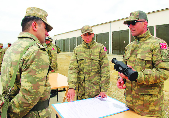 Проведен смотр вооружения, военной и специальной техники, которые будут применены на совместных азербайджано-турецких тактических учениях