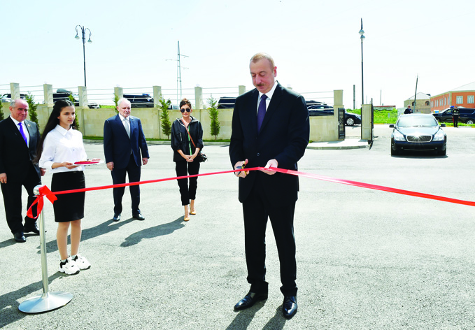 Президент Ильхам Алиев принял участие в открытии Гобустанской районной центральной больницы