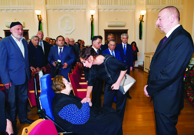 Президент Ильхам Алиев принял участие в церемонии прощания с выдающимся композитором Арифом Меликовым