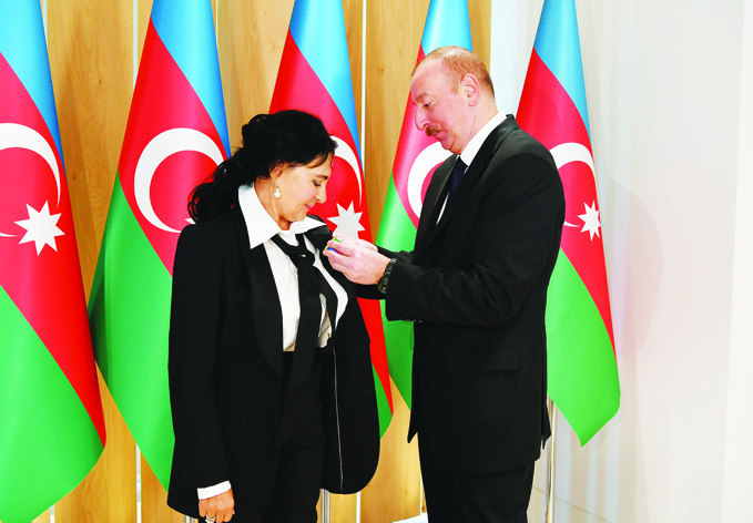 Президент Ильхам Алиев и первая леди Мехрибан Алиева встретились с президентом Всероссийской федерации художественной гимнастики