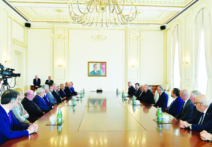 Президент Ильхам Алиев принял делегацию во главе с президентом УЕФА