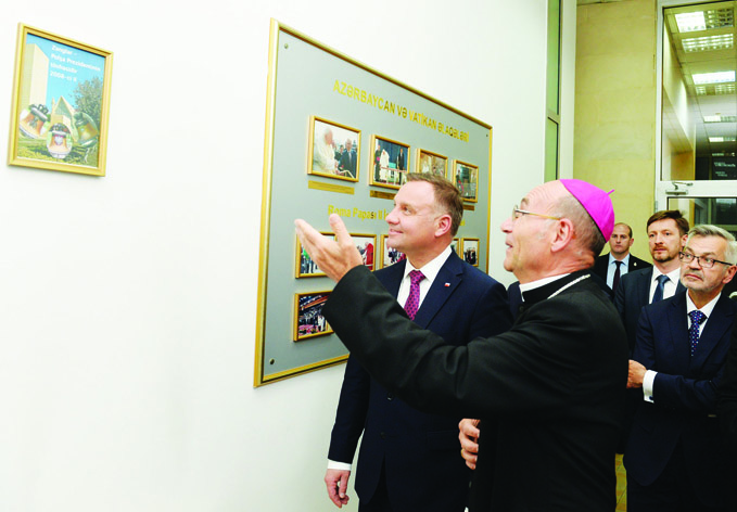 Президент Анджей Дуда посетил Католическую церковь Пресвятой Девы Марии в Баку