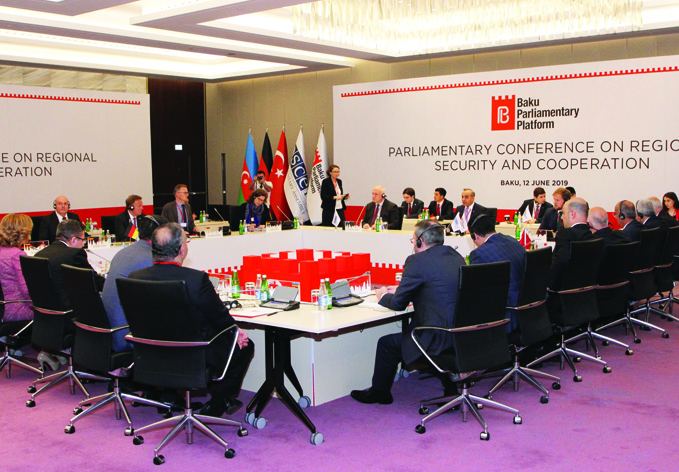 В Баку прошла парламентская конференция по региональной безопасности и сотрудничеству