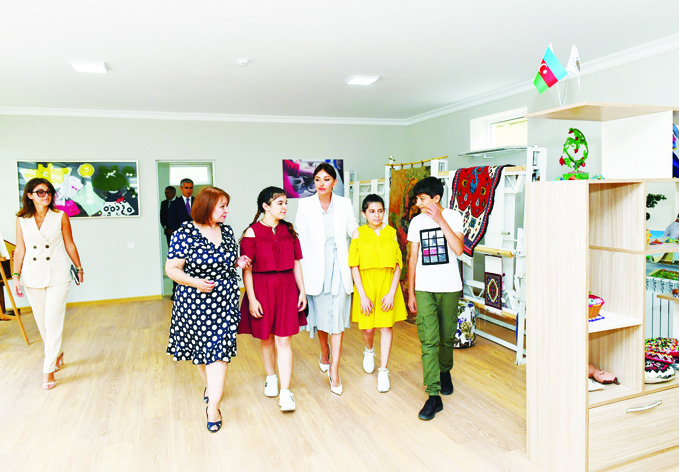 Первый вице-президент Мехрибан Алиева приняла участие в открытии нового здания детского приюта «Умид йери» в бакинском поселке Бина