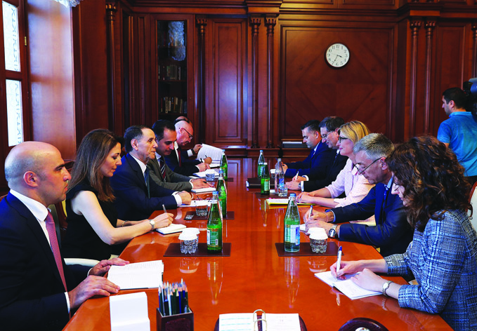 Премьер-министр Азербайджана встретился с заместителем премьер-министра Болгарии