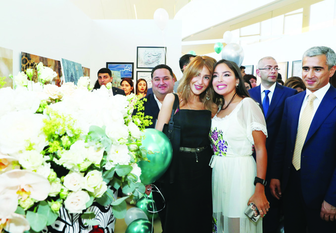 Вице-президент Фонда Гейдара Алиева Лейла Алиева встретилась на выставке Live Life со студентами, проходящими летнюю практику