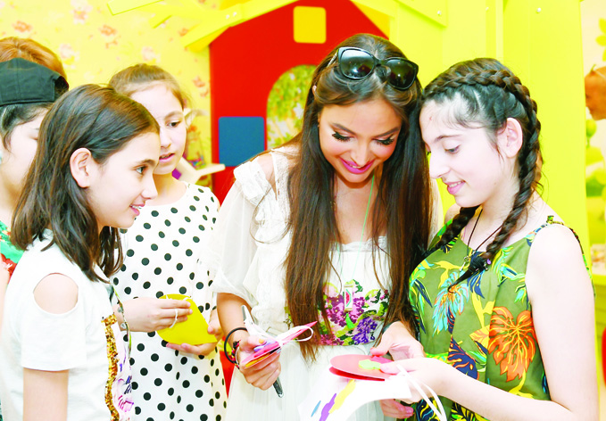Веселье, организованное Фондом Гейдара Алиева на берегу Каспия, подарило детям незабываемый день