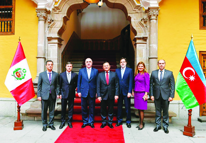 Обсуждены вопросы развития азербайджано-перуанских отношений