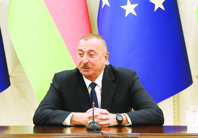 Президент Азербайджана Ильхам Алиев и президент Совета Европейского Союза Дональд Туск выступили с заявлениями для печати