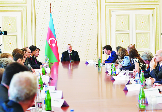 Президент Ильхам Алиев принял представителей компаний — членов MEDEF
