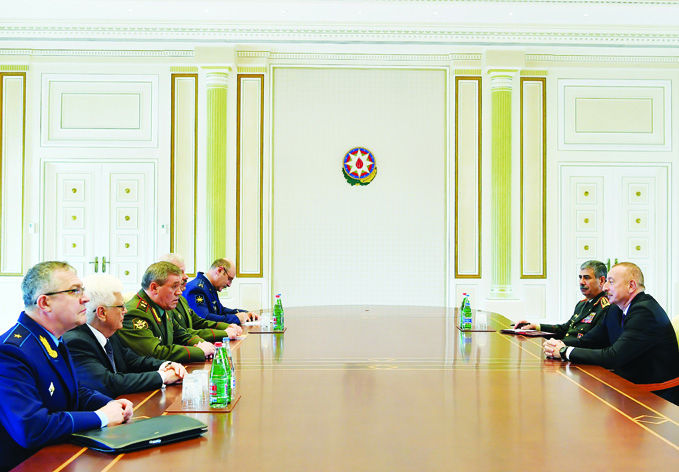 Президент Ильхам Алиев принял делегацию во главе с начальником Генерального штаба Вооруженных сил России