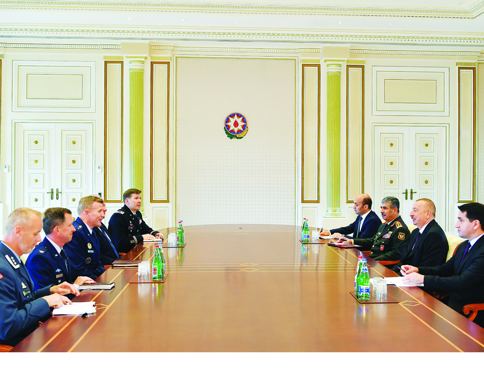Президент Ильхам Алиев принял делегацию во главе с Верховным Главнокомандующим Объединенными вооруженными силами НАТО в Европе
