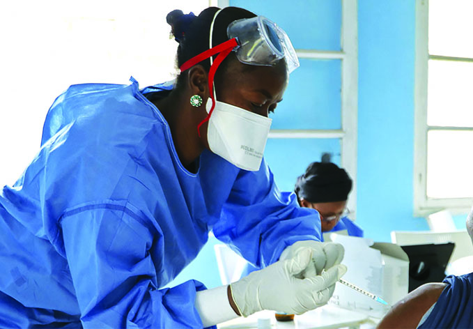 В ДРК на фоне вспышки Эболы начинается кампания по вакцинации от кори