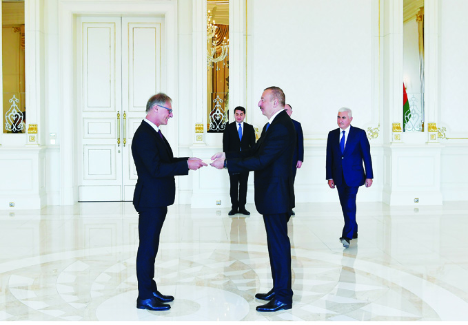 Президент Ильхам Алиев принял верительные грамоты новоназначенного посла Германии в Азербайджане