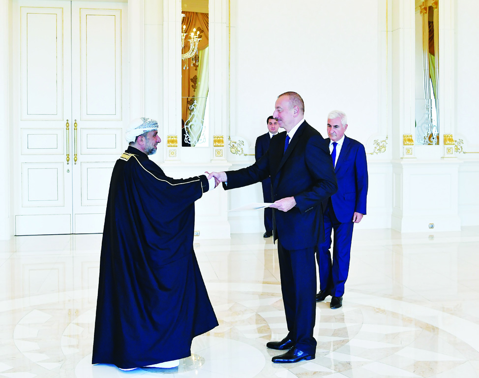 Президент Ильхам Алиев принял верительные грамоты новоназначенного посла Омана в Азербайджане